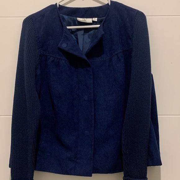 Blue suede jacket with magnetic buttons - Picture 1 of 7